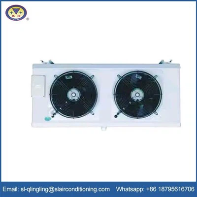 الهواء البارد من مروحة السقف